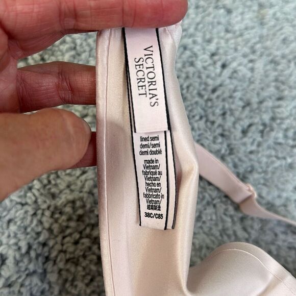 Victoria’s Secret Lined Semi Bra, Size 38C - Picture 5 of 5